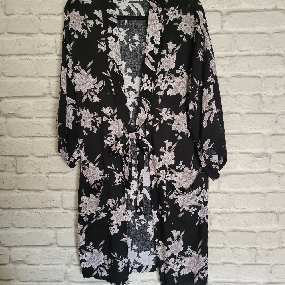 Spiritual Gangster Maya black and white floral kimono top one size fits most